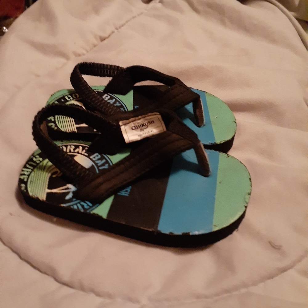 Oshkosh xs3-4 flipflops